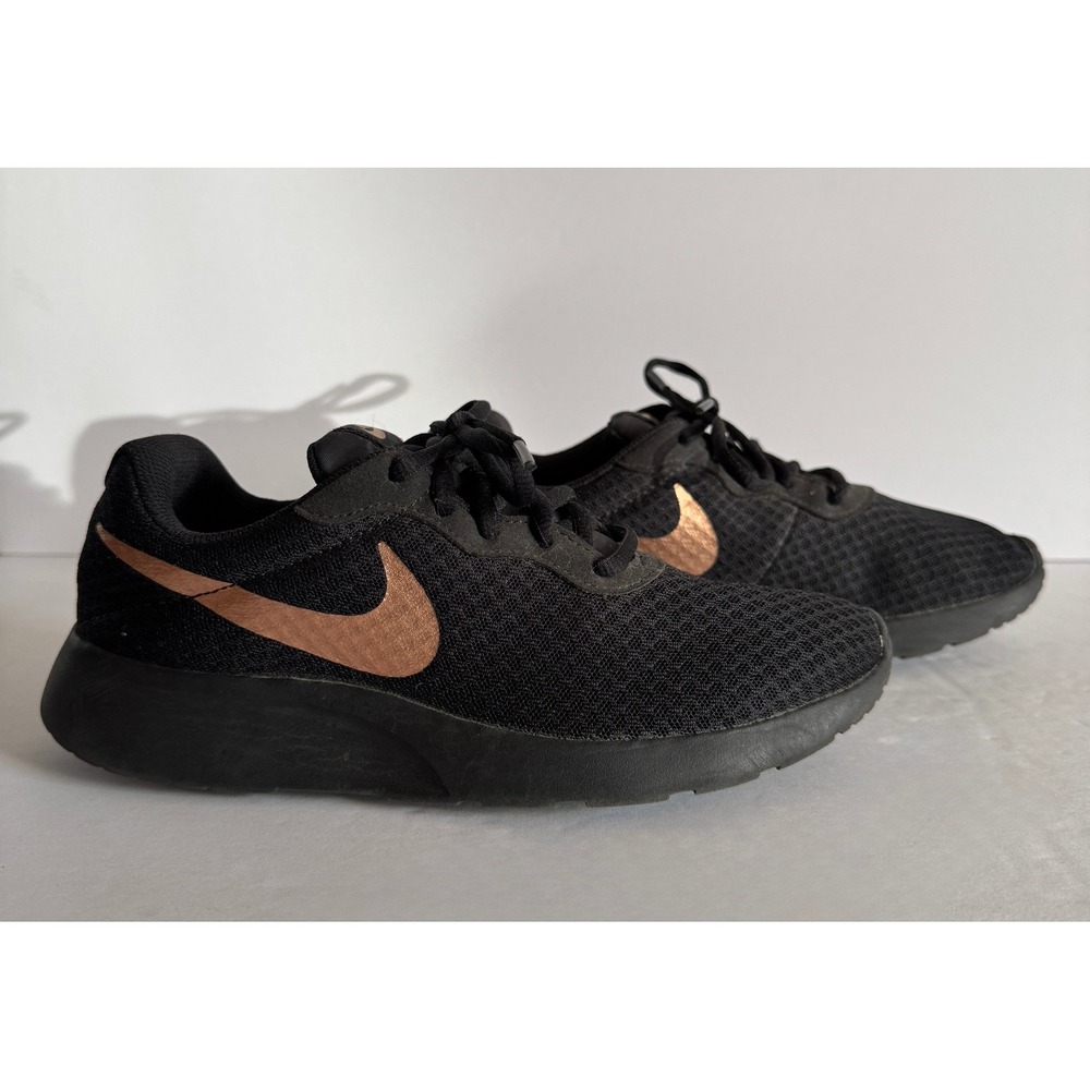 Nike Tanjun Black Rose Gold Copper Womens Running Shoes 812655-005 Size 7.5